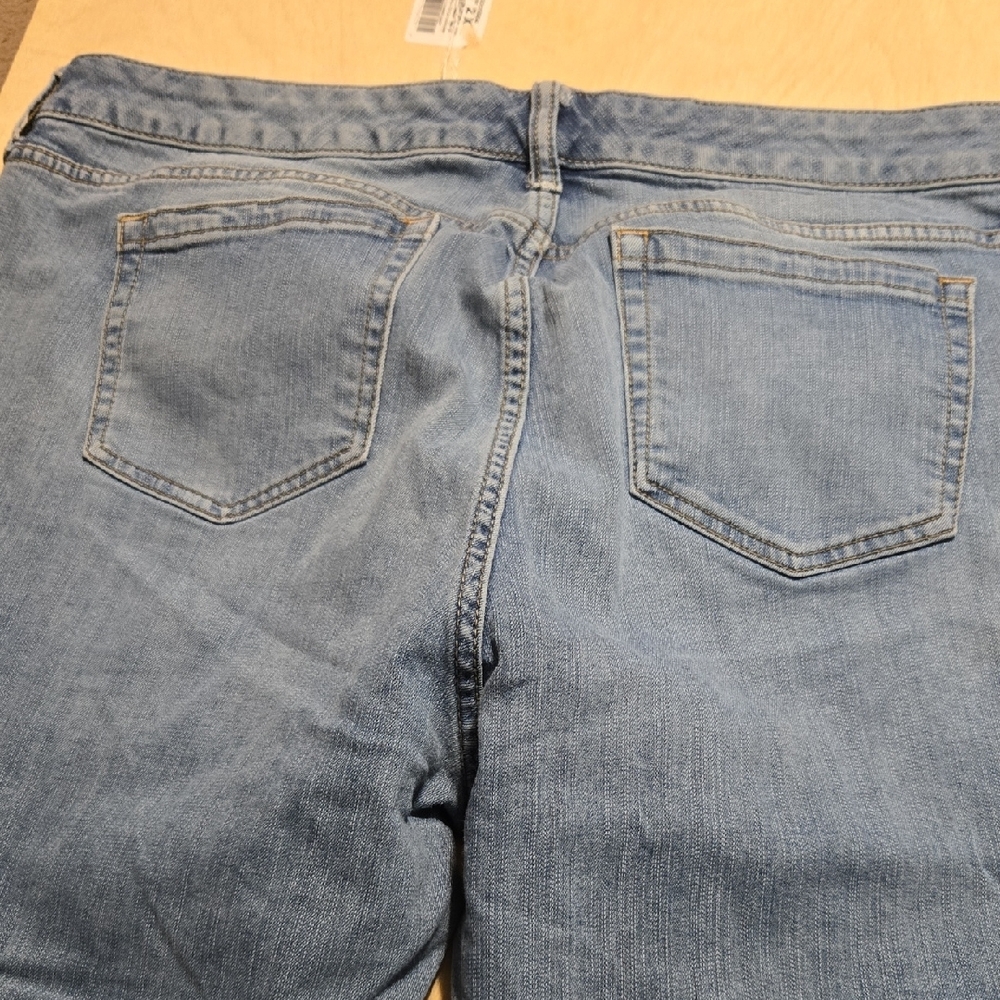 D18 Torrid Distressed Cropped Jeans High Rise 5 Pocket Stretch Ankle - Picture 6 of 12